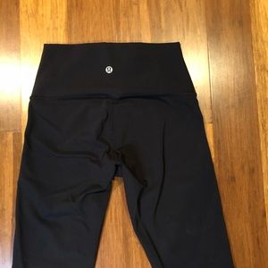 Lululemon Wunder Under Black leggings